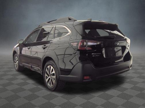Crystal Black Silica 2023 Subaru Outback Premium
