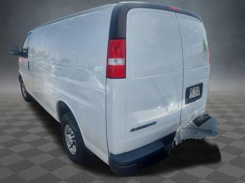 2022 Chevrolet Express 2500 RWD 2500 Regular Wheelbase WT