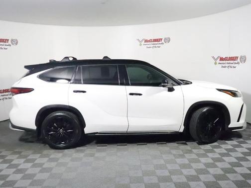 Blizzard Pearl 2021 Toyota Highlander XSE