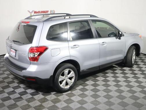 Ice Silver Metallic 2016 Subaru Forester 2.5i
