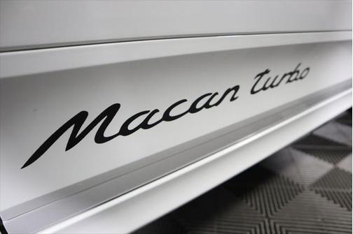 2016 Porsche Macan Turbo