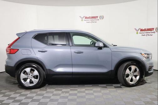 2021 Volvo XC40 T5 Momentum