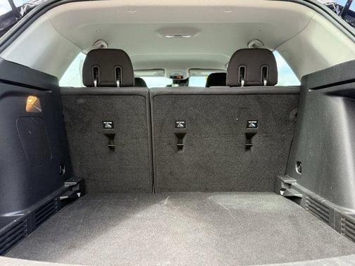 Mosaic Black Metallic 2022 Chevrolet Trailblazer LS