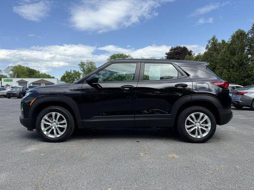 Mosaic Black Metallic 2022 Chevrolet Trailblazer LS