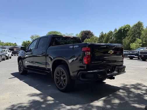 Black 2024 Chevrolet Silverado 1500 Custom