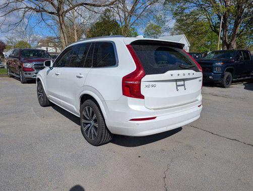 Crystal White Metallic 2023 Volvo XC90 B5 Core