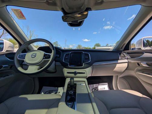 Crystal White Metallic 2023 Volvo XC90 B5 Core