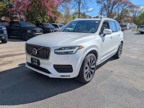 Crystal White Metallic 2023 Volvo XC90 B5 Core