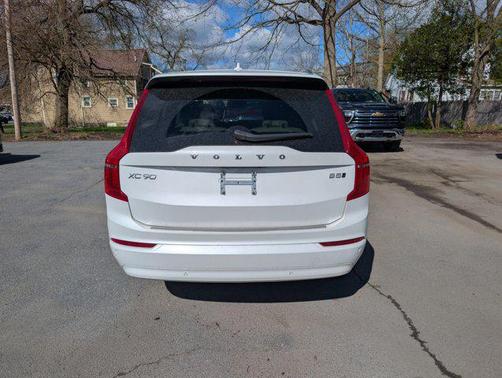 Crystal White Metallic 2023 Volvo XC90 B5 Core