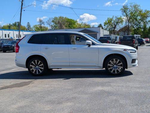 Crystal White Metallic 2023 Volvo XC90 B5 Core