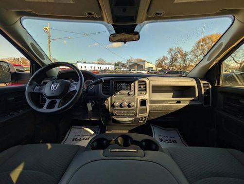 2018 RAM 2500 Tradesman Crew Cab 4x4 6'4' Box