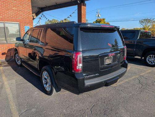 2017 GMC Yukon XL SLT