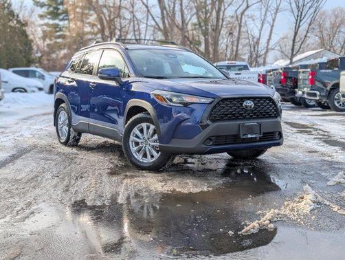 2024 Toyota Corolla Cross LE