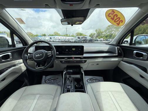 Glacial White Pearl 2025 Kia Sorento S