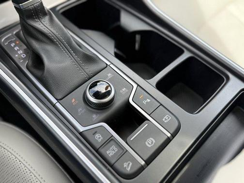 Glacial White Pearl 2025 Kia Sorento S