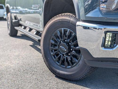 2025 Chevrolet Silverado 3500 LT