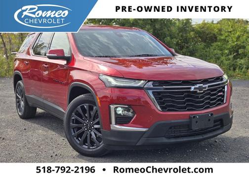 Radiant Red Tintcoat 2023 Chevrolet Traverse RS