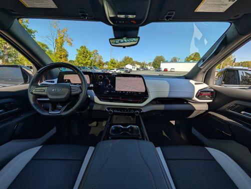 2025 Chevrolet Silverado EV RST