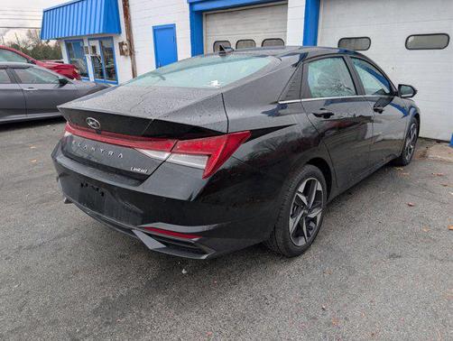 2023 Hyundai ELANTRA Limited