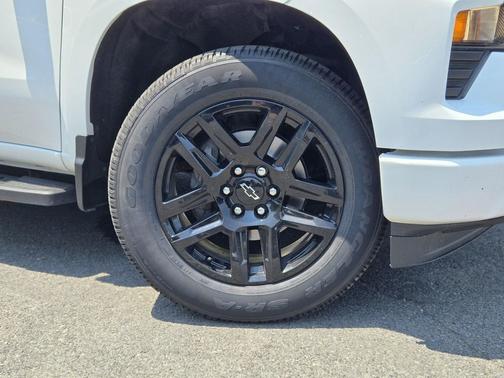 Summit White 2024 Chevrolet Silverado 1500 Custom
