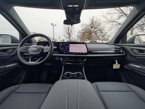 Mosaic Black Metallic 2026 Chevrolet Traverse LT