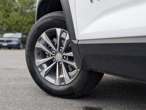 Summit White 2026 Chevrolet Equinox 1LT
