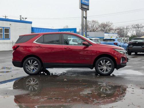 Radiant Red Tintcoat 2023 Chevrolet Equinox 1LT