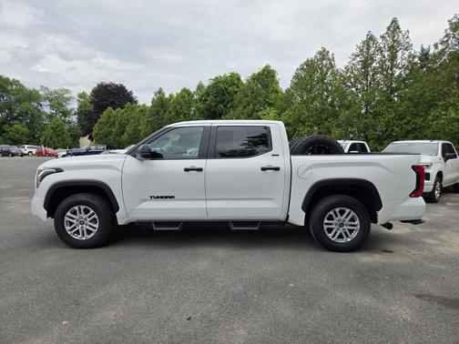 White 2024 Toyota Tundra SR5