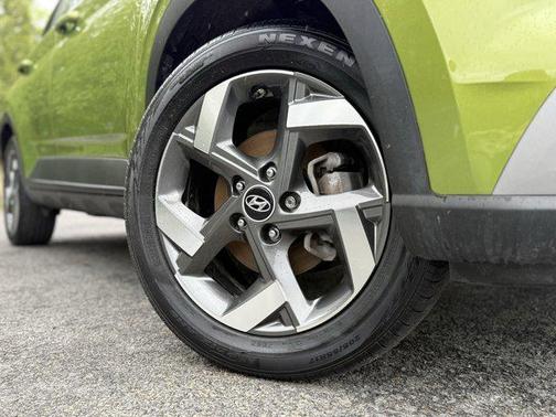 Green Apple 2024 Hyundai VENUE SEL
