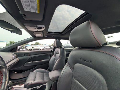 2018 Hyundai ELANTRA Sport