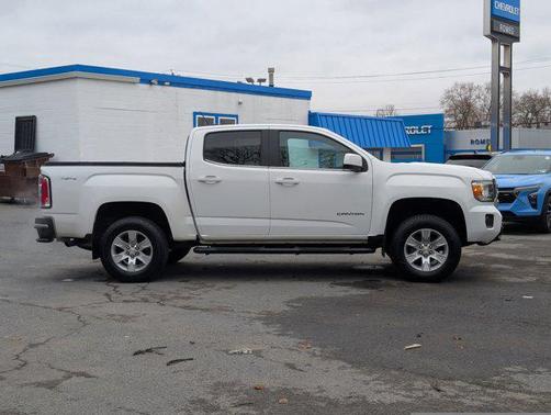 Summit White 2017 GMC Canyon SLE