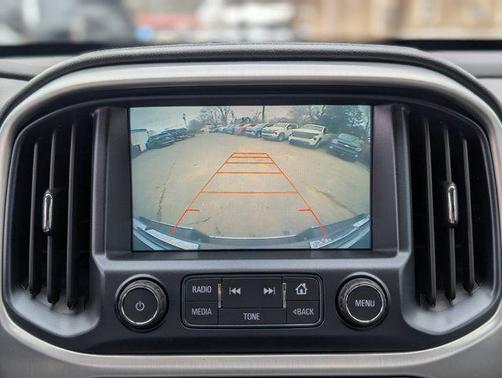 Summit White 2017 GMC Canyon SLE