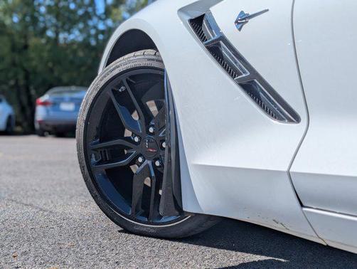 Arctic White 2019 Chevrolet Corvette Stingray