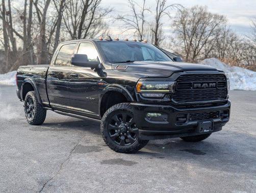 2022 RAM 3500 Limited Crew Cab 4x4 6'4' Box