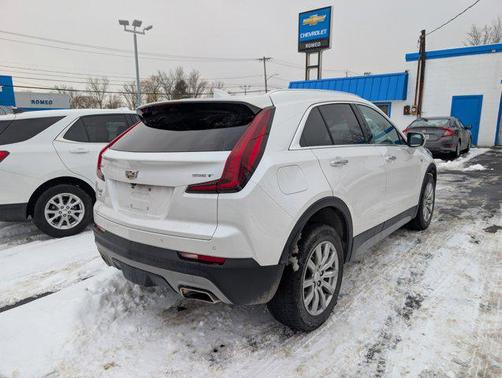 2022 Cadillac XT4 Premium Luxury