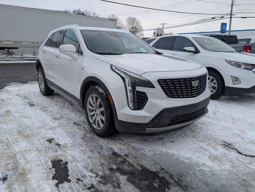 2022 Cadillac XT4 Premium Luxury