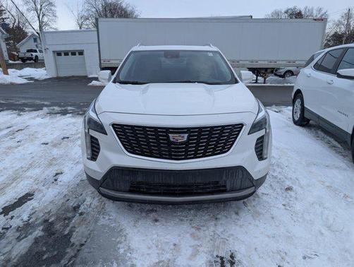 2022 Cadillac XT4 Premium Luxury