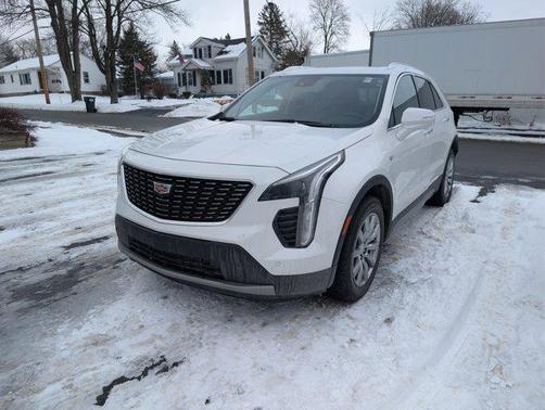 2022 Cadillac XT4 Premium Luxury