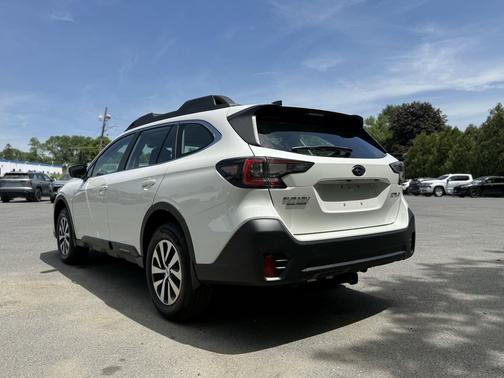 Crystal White Pearl 2020 Subaru Outback Base