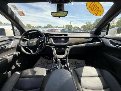 Crystal White Tricoat 2020 Cadillac XT6 Sport AWD