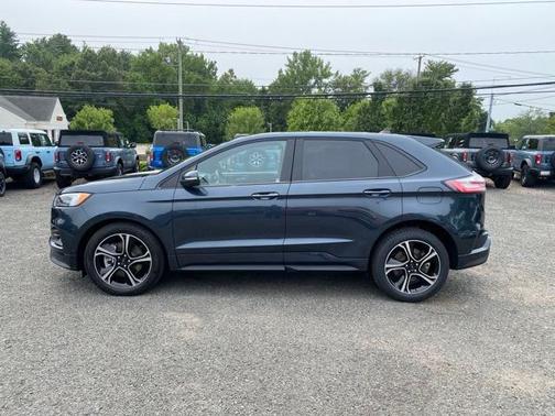 2022 Ford Edge ST