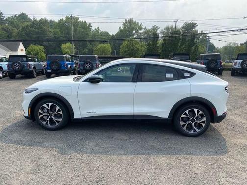 STAR WHITE MET TRI-COAT 2025 Ford Mustang Mach-E Select