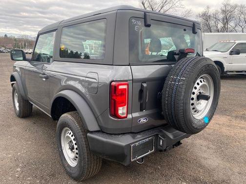 CARBONIZED GRAY METALLIC 2026 Ford Bronco Base