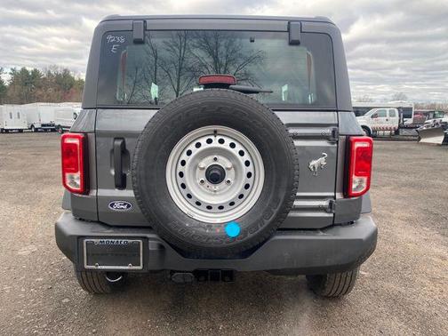 CARBONIZED GRAY METALLIC 2026 Ford Bronco Base