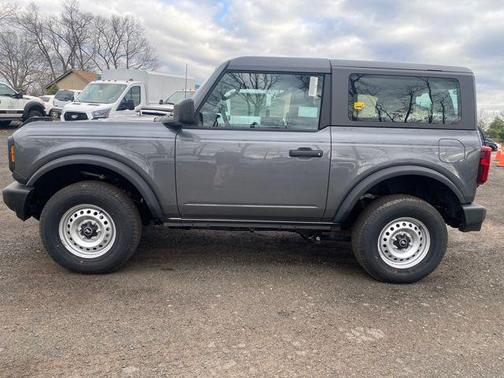 CARBONIZED GRAY METALLIC 2026 Ford Bronco Base
