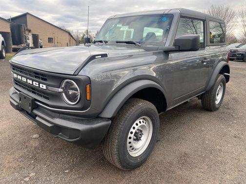 CARBONIZED GRAY METALLIC 2026 Ford Bronco Base
