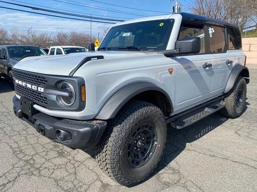Avalanche Gray 2026 Ford Bronco Badlands