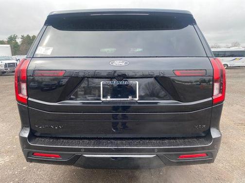 Agate Black Metallic 2026 Ford Expedition Max Platinum