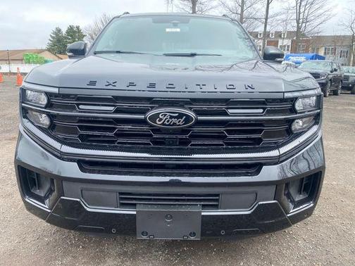 Agate Black Metallic 2026 Ford Expedition Max Platinum