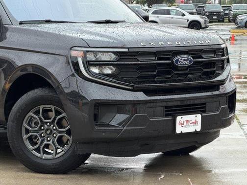 Dark Matter Gray Metallic 2025 Ford Expedition Active